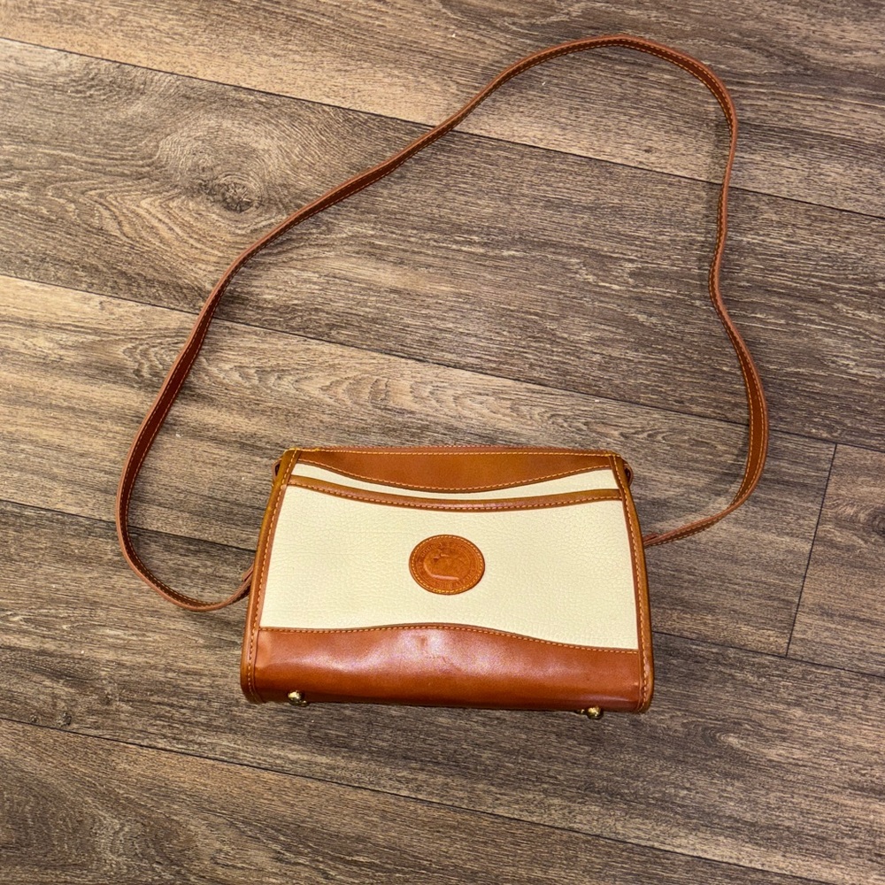 Vintage Dooney & Bourke crossbody bag pebble leather.